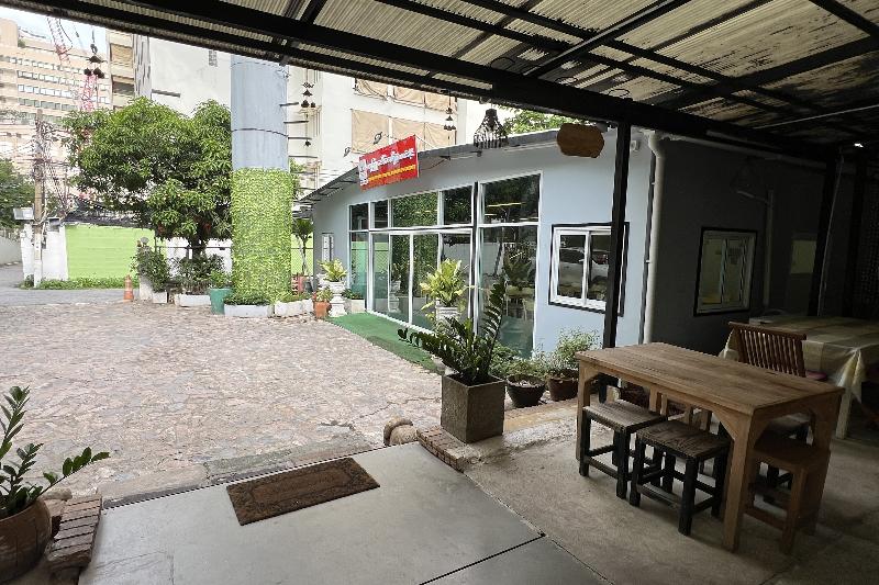 Orchid Hostel Near Bumrungrad hospital By Zuzu - Restoran