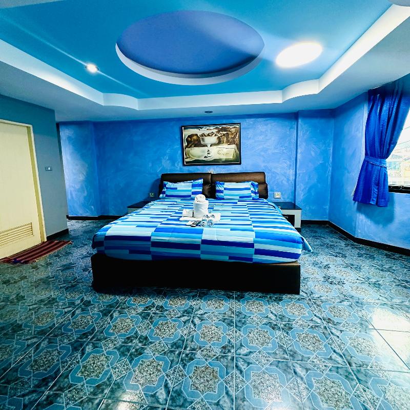 Koenig Hotel Pattaya By Zuzu - Oda