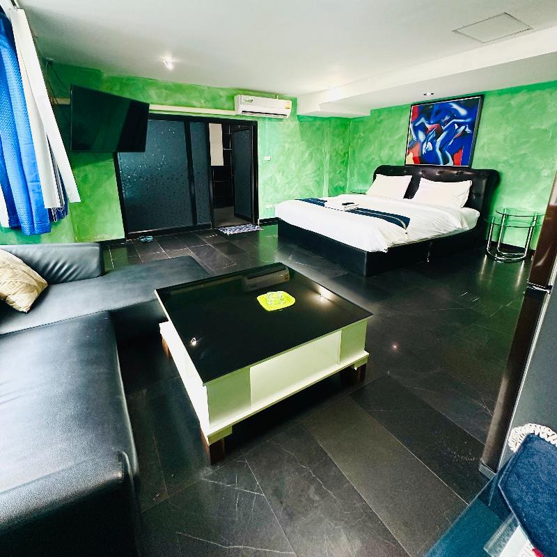 Koenig Hotel Pattaya By Zuzu - Oda