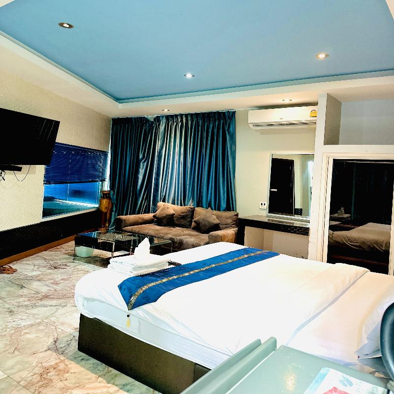 Koenig Hotel Pattaya By Zuzu - Oda