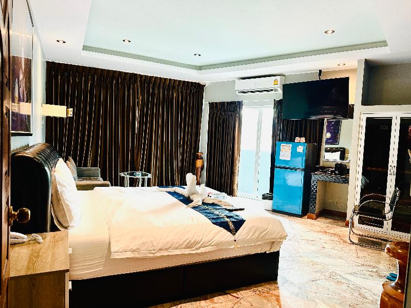 Koenig Hotel Pattaya By Zuzu - Oda