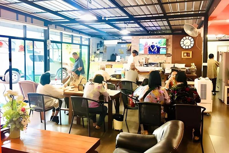 Chat House Chiang Rai By Zuzu - Restoran