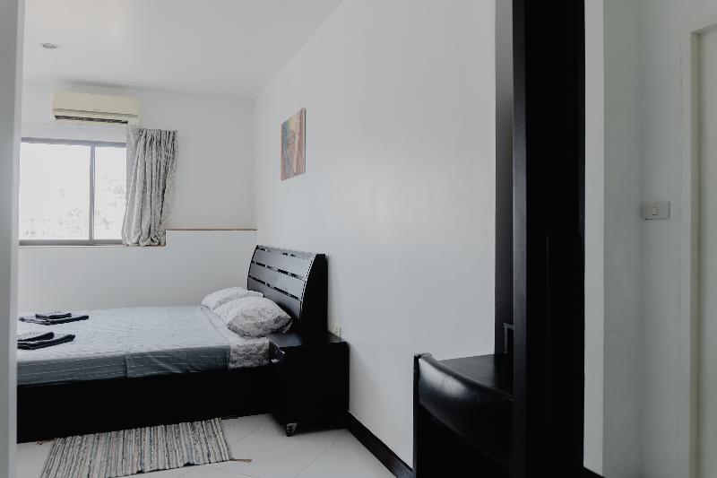 Emerald Hotel Chonburi - Oda