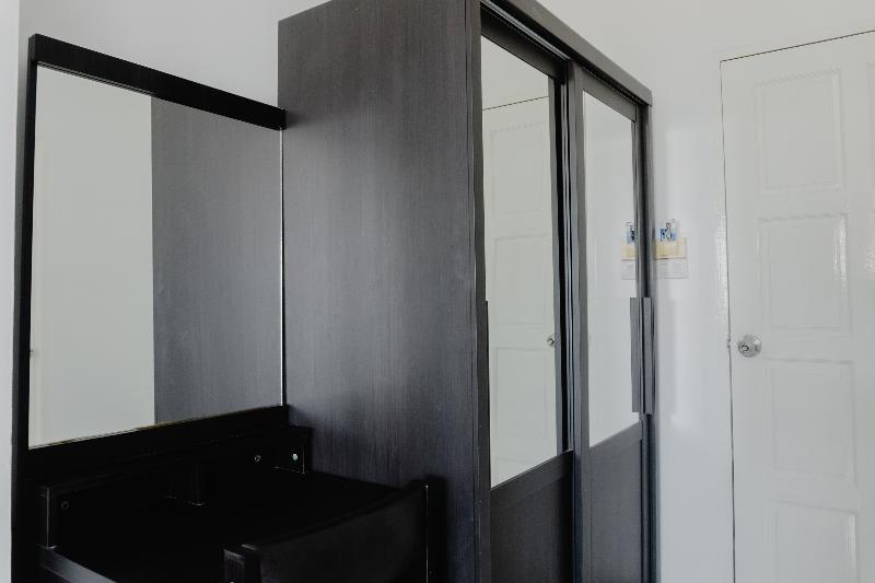 Emerald Hotel Chonburi - Oda
