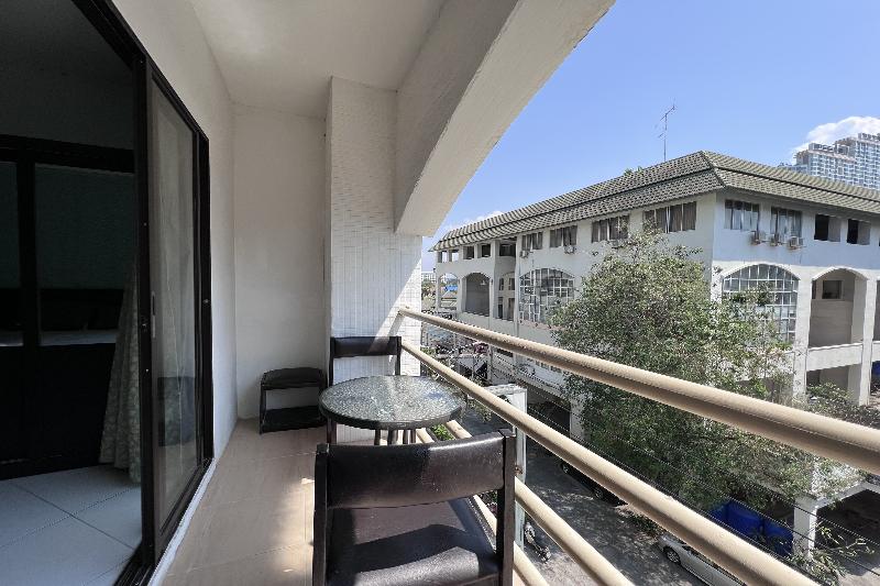Emerald Hotel Chonburi - Oda
