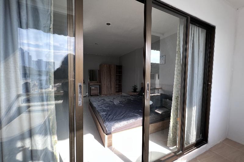 Emerald Hotel Chonburi - Oda