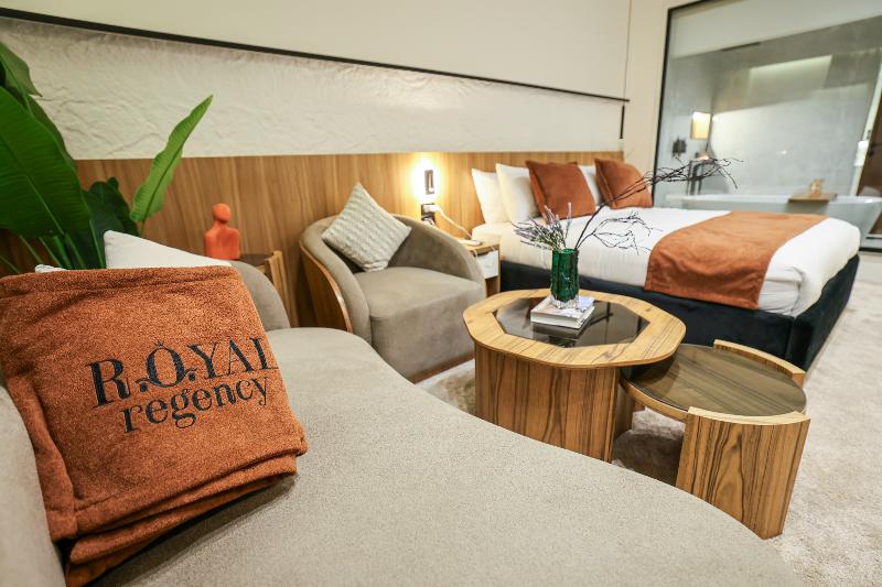 Royal Regency Hotel - Oda
