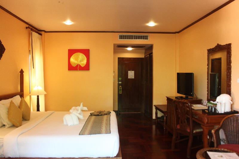 Khao Lak Palm Beach Resort - Oda