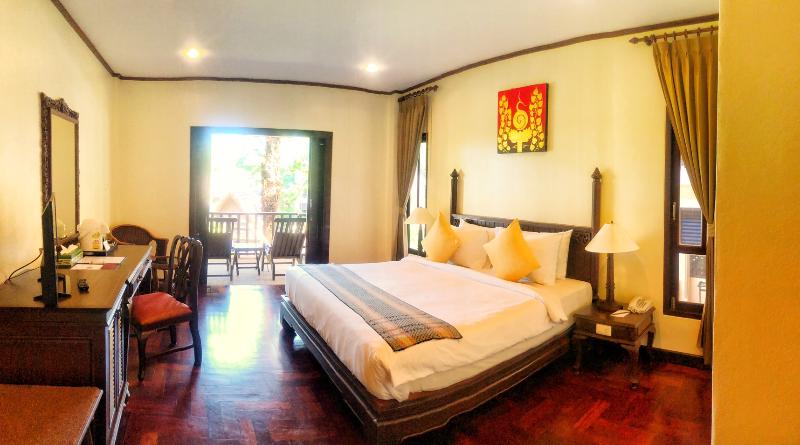 Khao Lak Palm Beach Resort - Oda