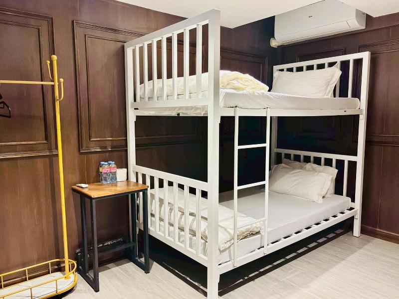 Sukhum Rajamangala-phatthanakan Rooms By Zuzu - Oda