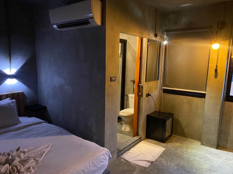 Sukhum Rajamangala-phatthanakan Rooms By Zuzu - Oda