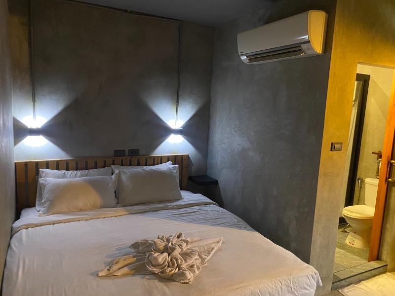 Sukhum Rajamangala-phatthanakan Rooms By Zuzu - Oda