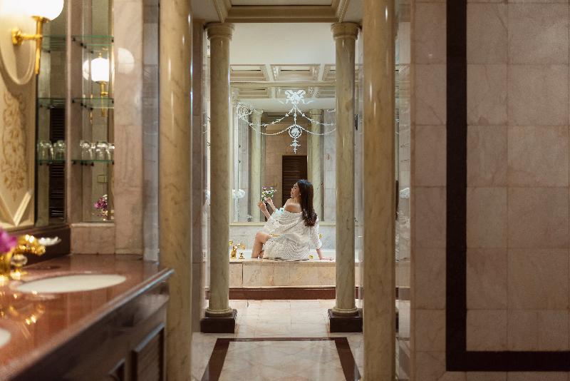 Emerald Hotel Bangkok - Oda