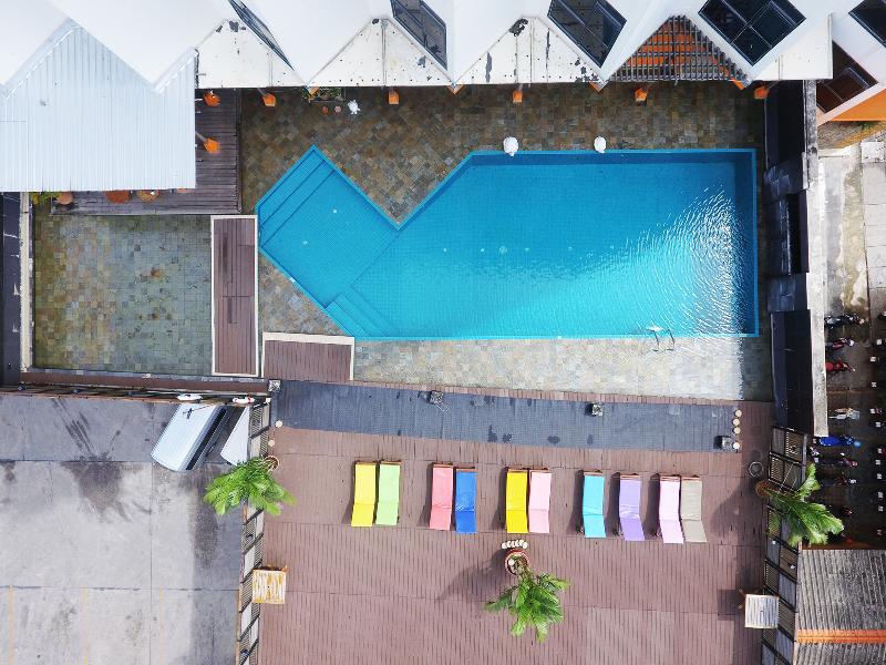 The Seasons Pattaya - Havuz
