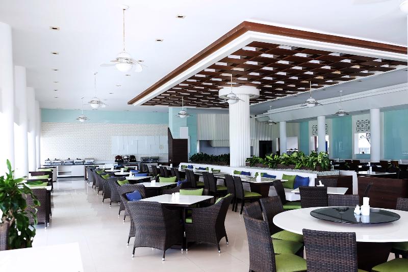 The Cha-Am Methavalai Hotel - Restoran