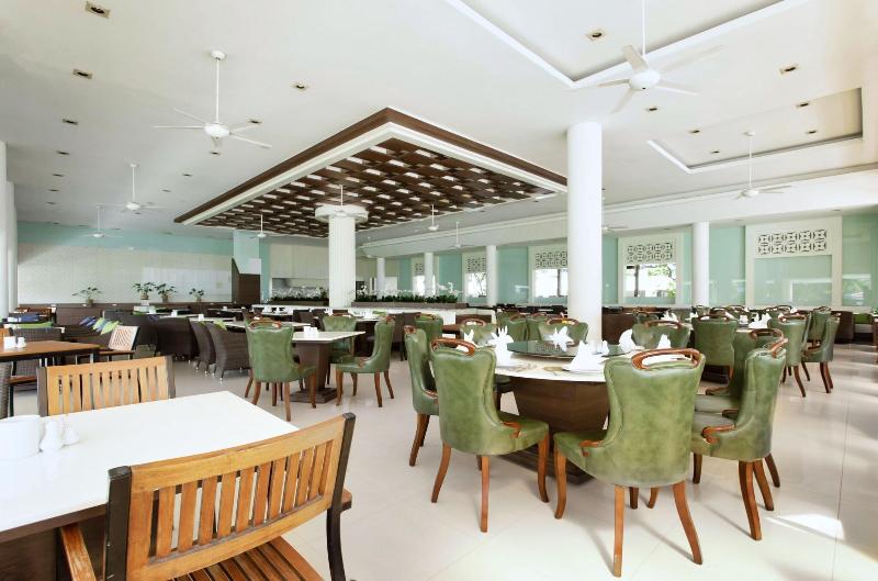 The Cha-Am Methavalai Hotel - Restoran