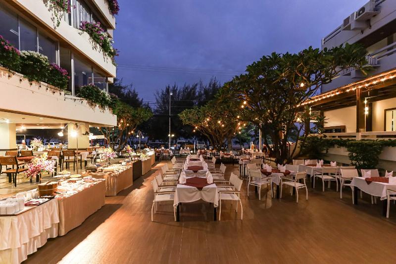 The Cha-Am Methavalai Hotel - Restoran