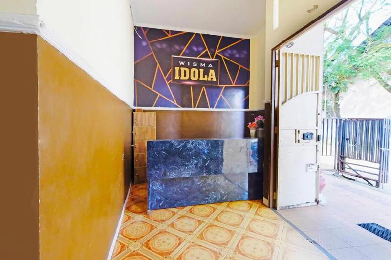 Guest House Idola Palopo By Zuzu - Lobi