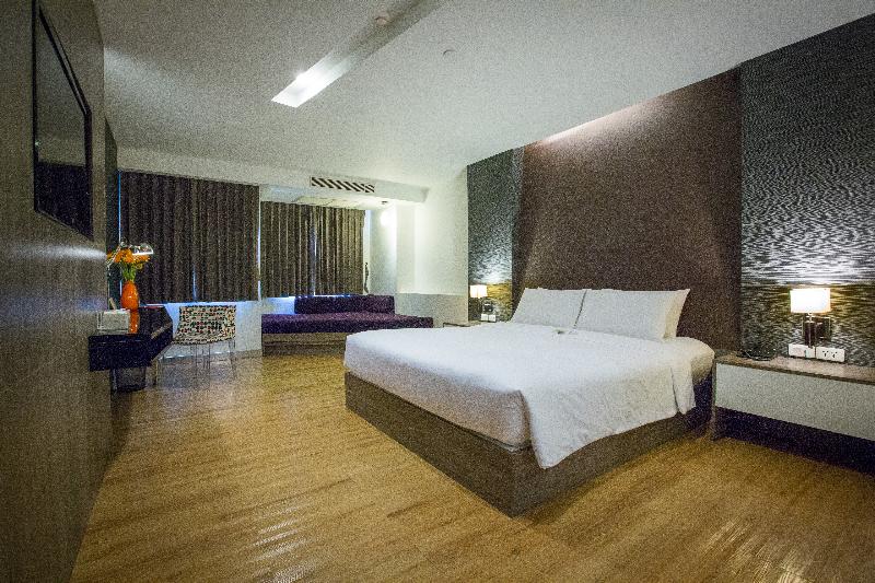 Trinity Silom Hotel - Oda