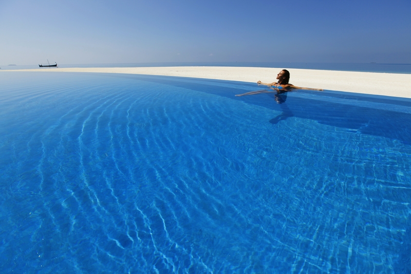Niva Velassaru Maldives - Havuz