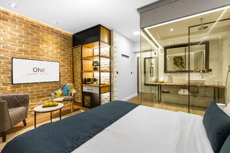 One Luxury Suites - Oda