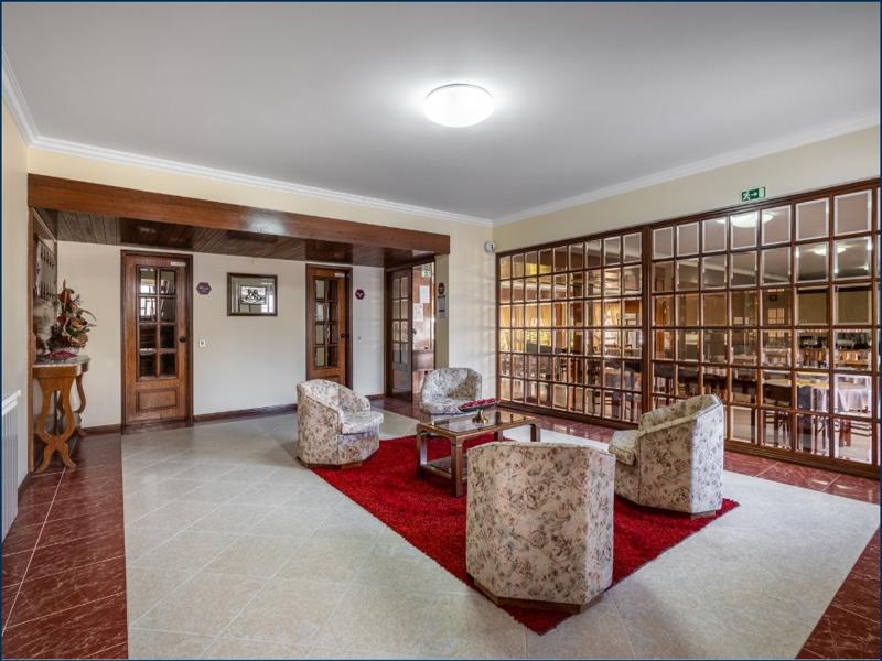 Hotel Colmeia - Lobi