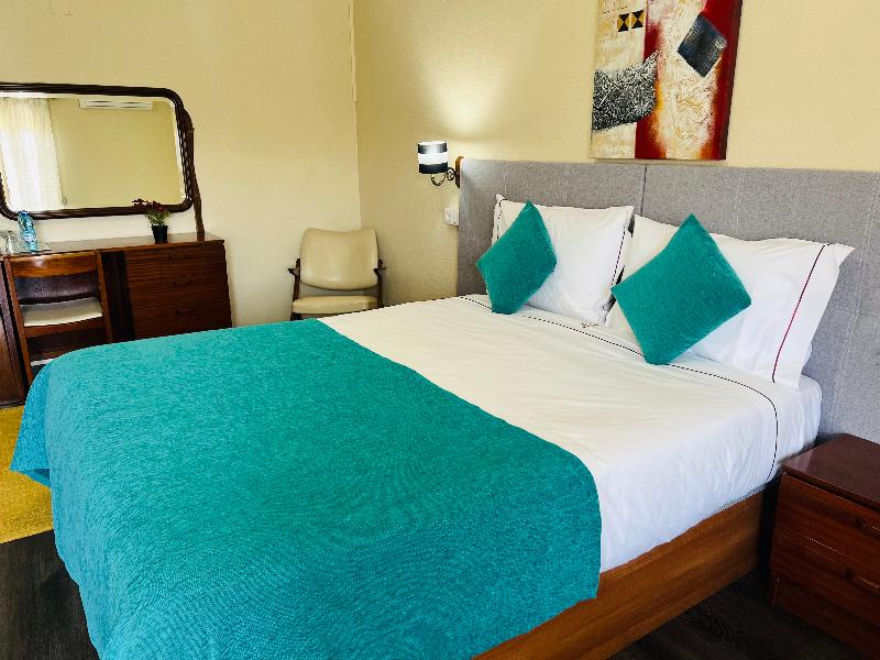 Hotel Colmeia - Oda