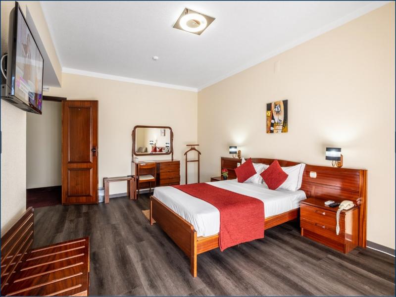 Hotel Colmeia - Oda