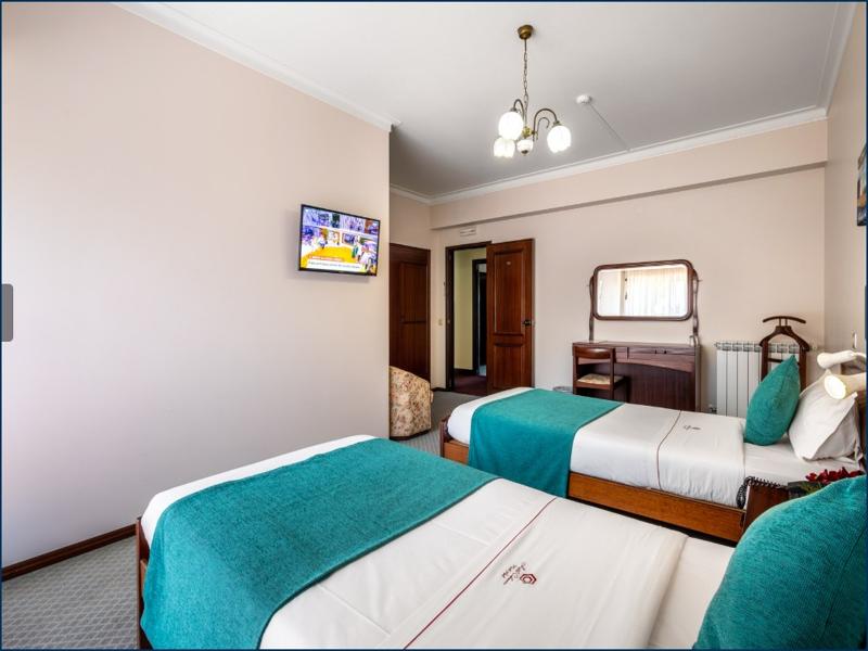 Hotel Colmeia - Oda