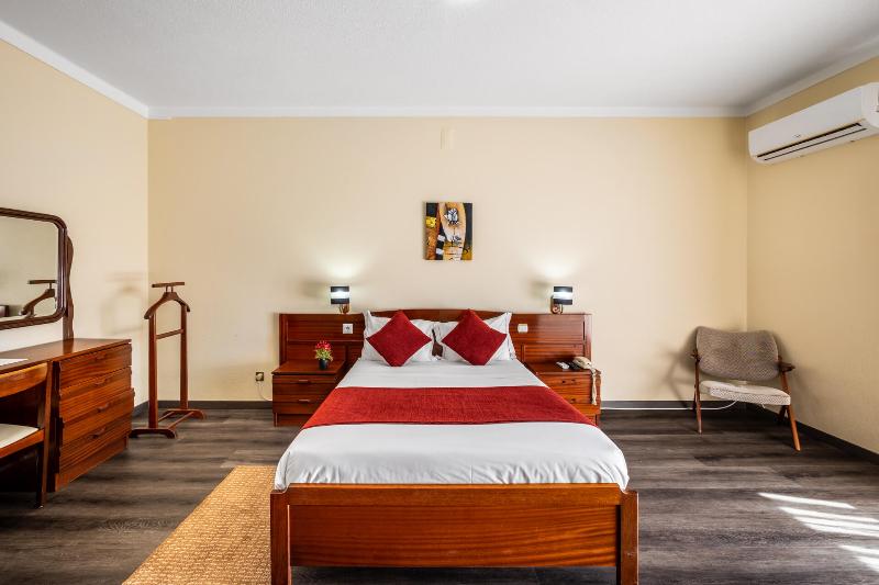 Hotel Colmeia - Oda
