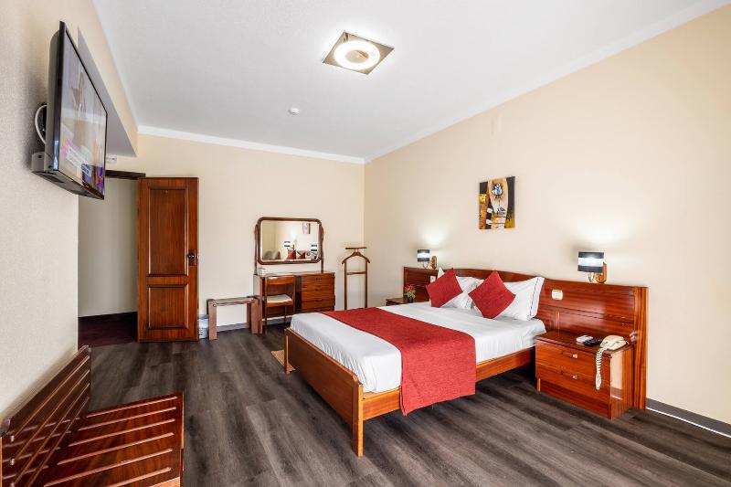 Hotel Colmeia - Oda