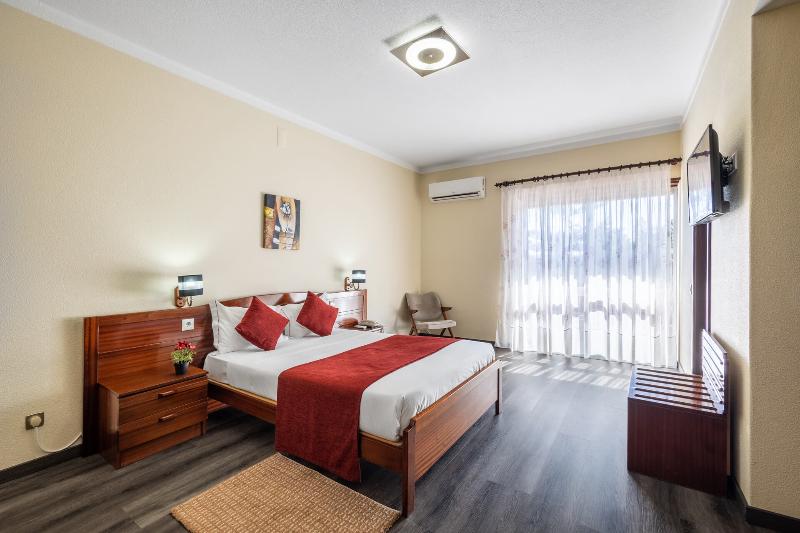 Hotel Colmeia - Oda
