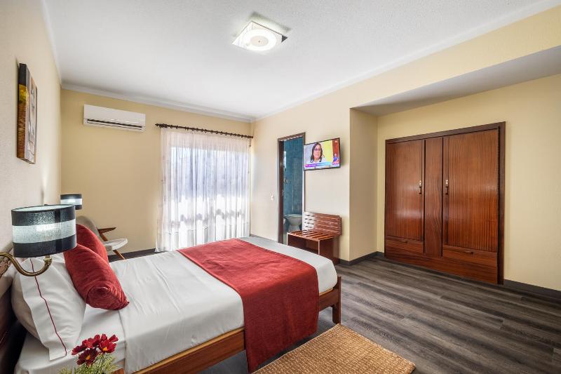 Hotel Colmeia - Oda