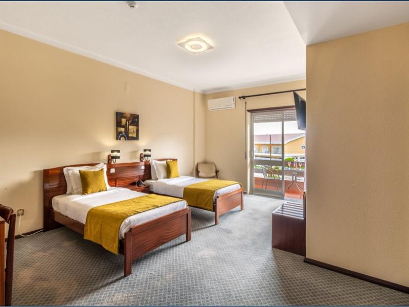 Hotel Colmeia - Oda
