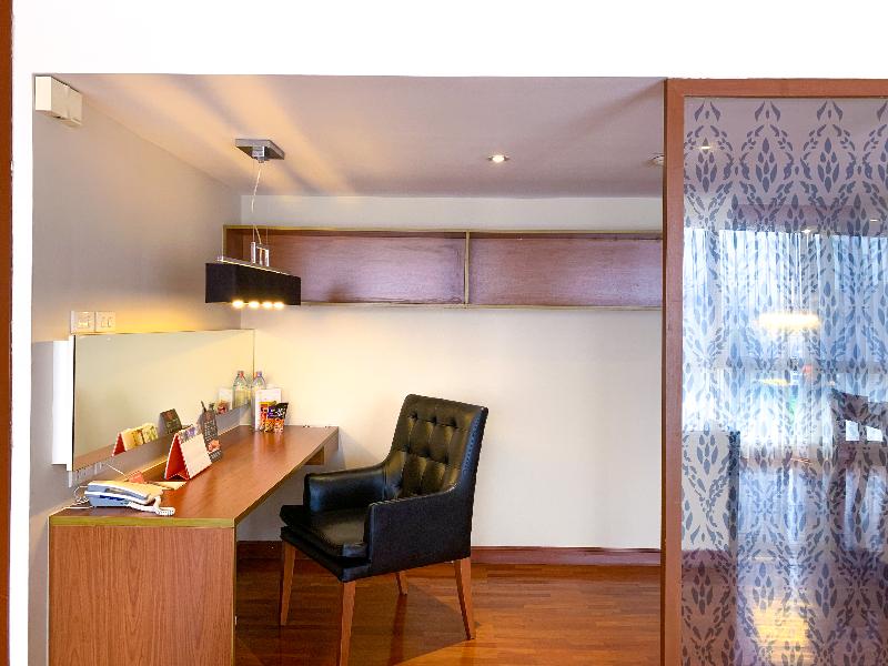Bandara Suites Silom - Oda