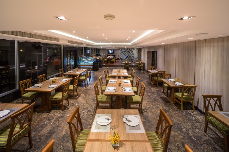 Bandara Suites Silom - Restoran