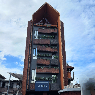 Althia Capsule Quarters