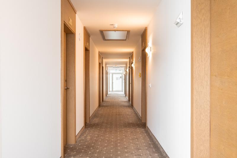 Snooze Apartments Holzkirchen - Lobi