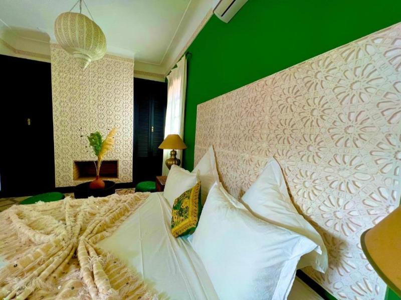 Riad Fama - Oda
