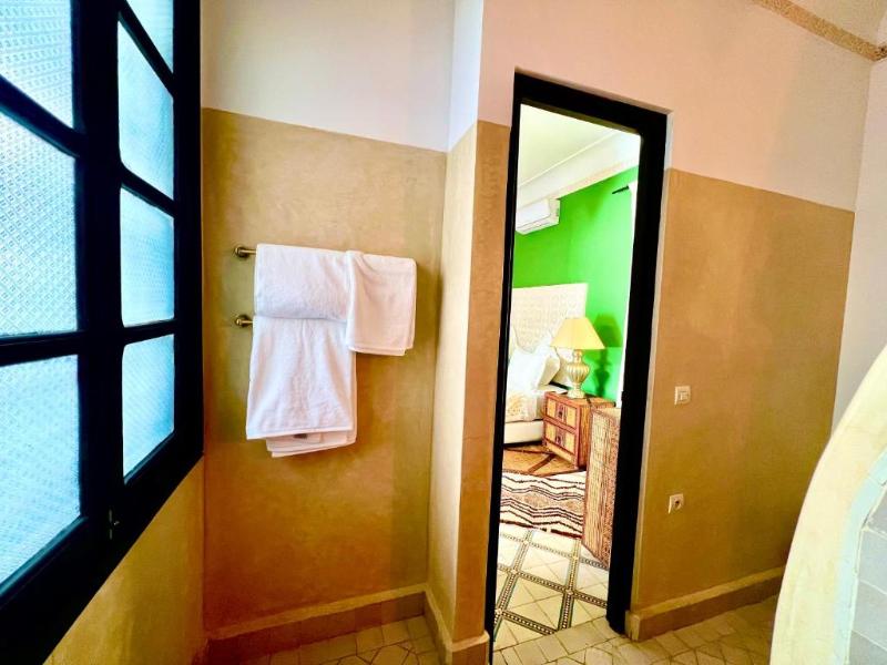 Riad Fama - Oda