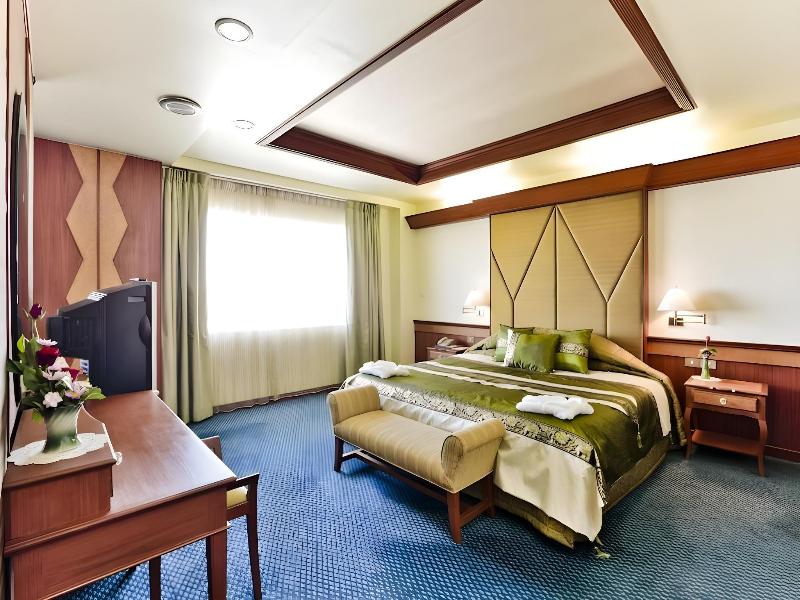 Charoen Hotel - Oda