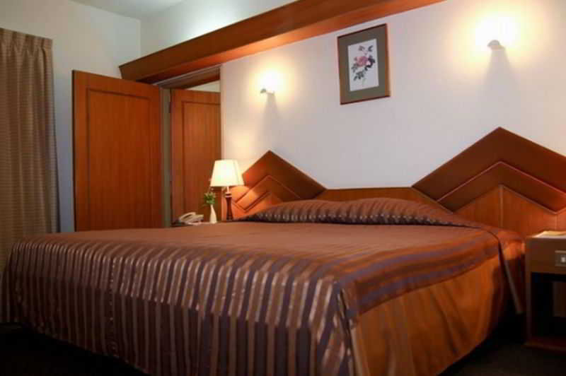 Charoen Hotel fotoÄŸrafÄ±