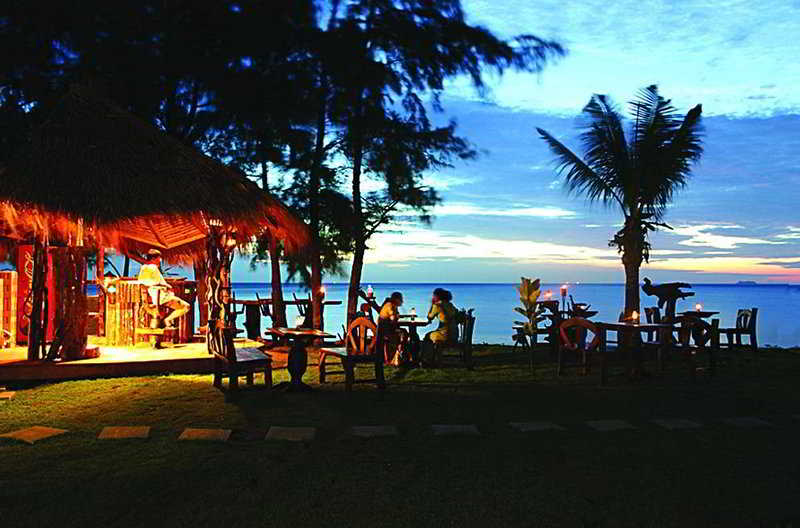 Lanta Casuarina Beach Resort fotoÄŸrafÄ±