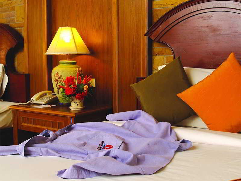 Lanta Casuarina Beach Resort fotoÄŸrafÄ±