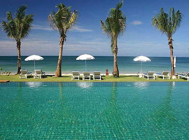 Lanta Casuarina Beach Resort fotoÄŸrafÄ±