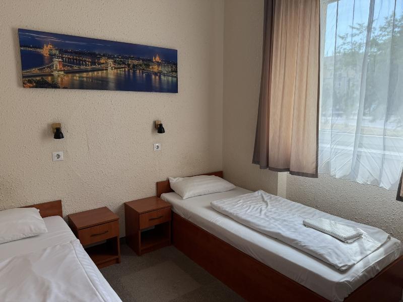 Free Parking,free Breakfast, 15 Min To City Center - Oda