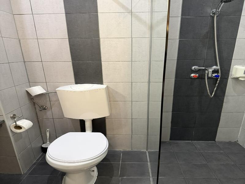 Free Parking,free Breakfast, 15 Min To City Center - Oda