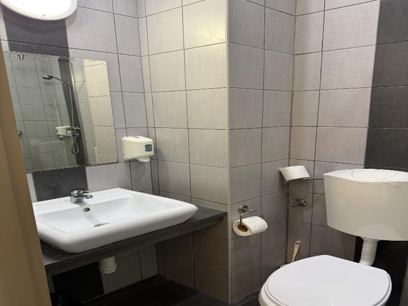 Free Parking,free Breakfast, 15 Min To City Center - Oda
