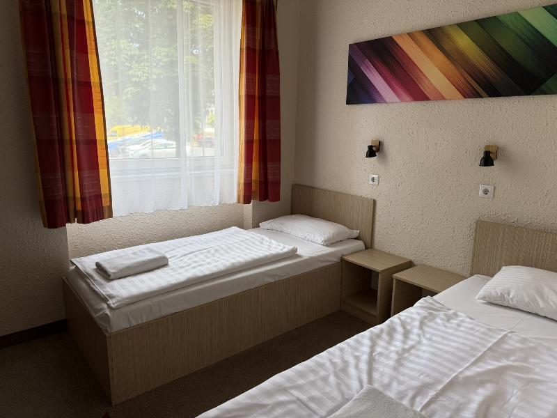 Free Parking,free Breakfast, 15 Min To City Center - Oda
