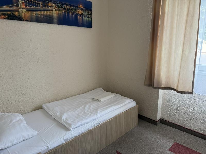 Free Parking,free Breakfast, 15 Min To City Center - Oda